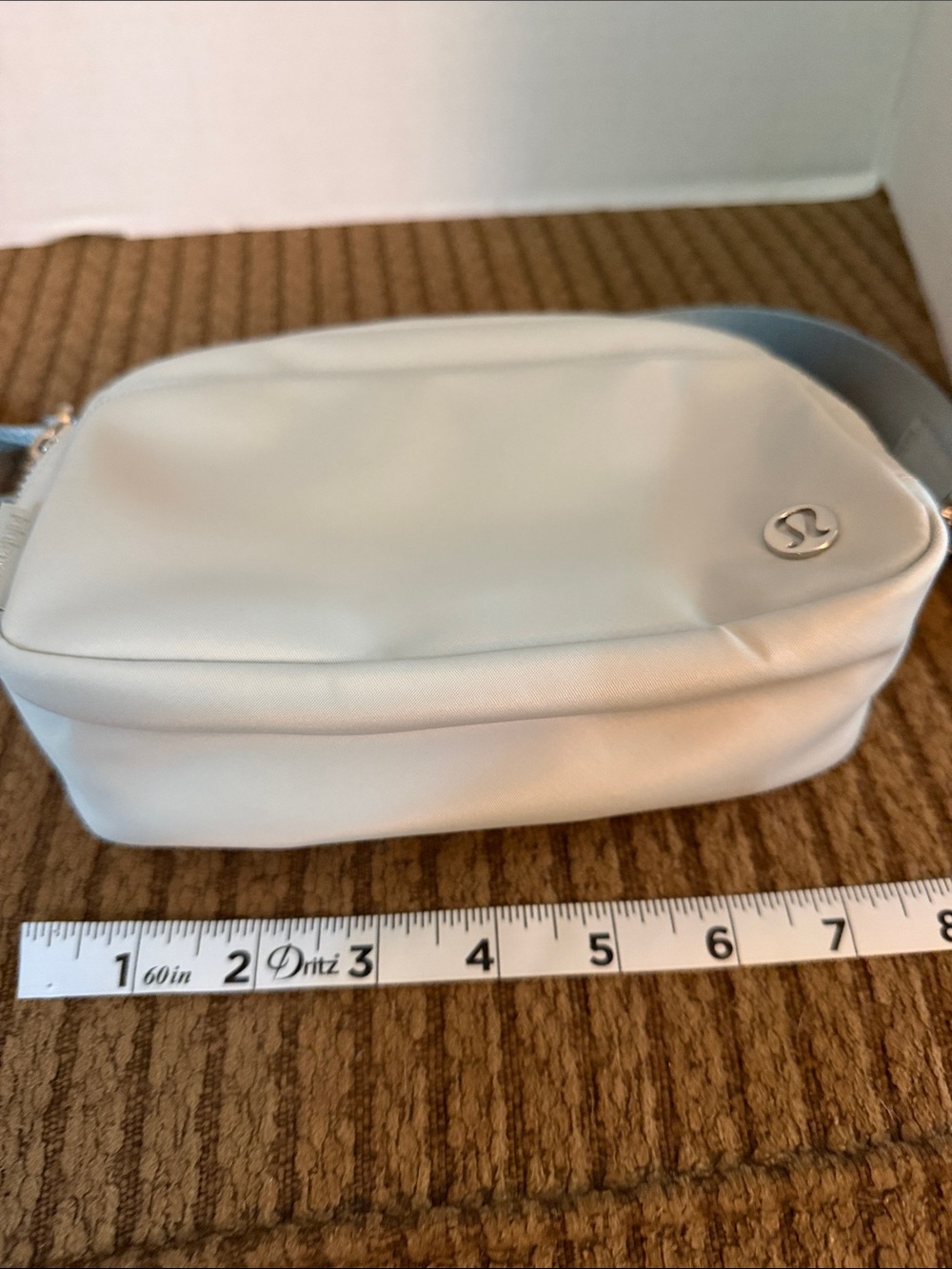 lululemon athletica Mint Color Double-Zip Crossbody Bag - Picture 8 of 8